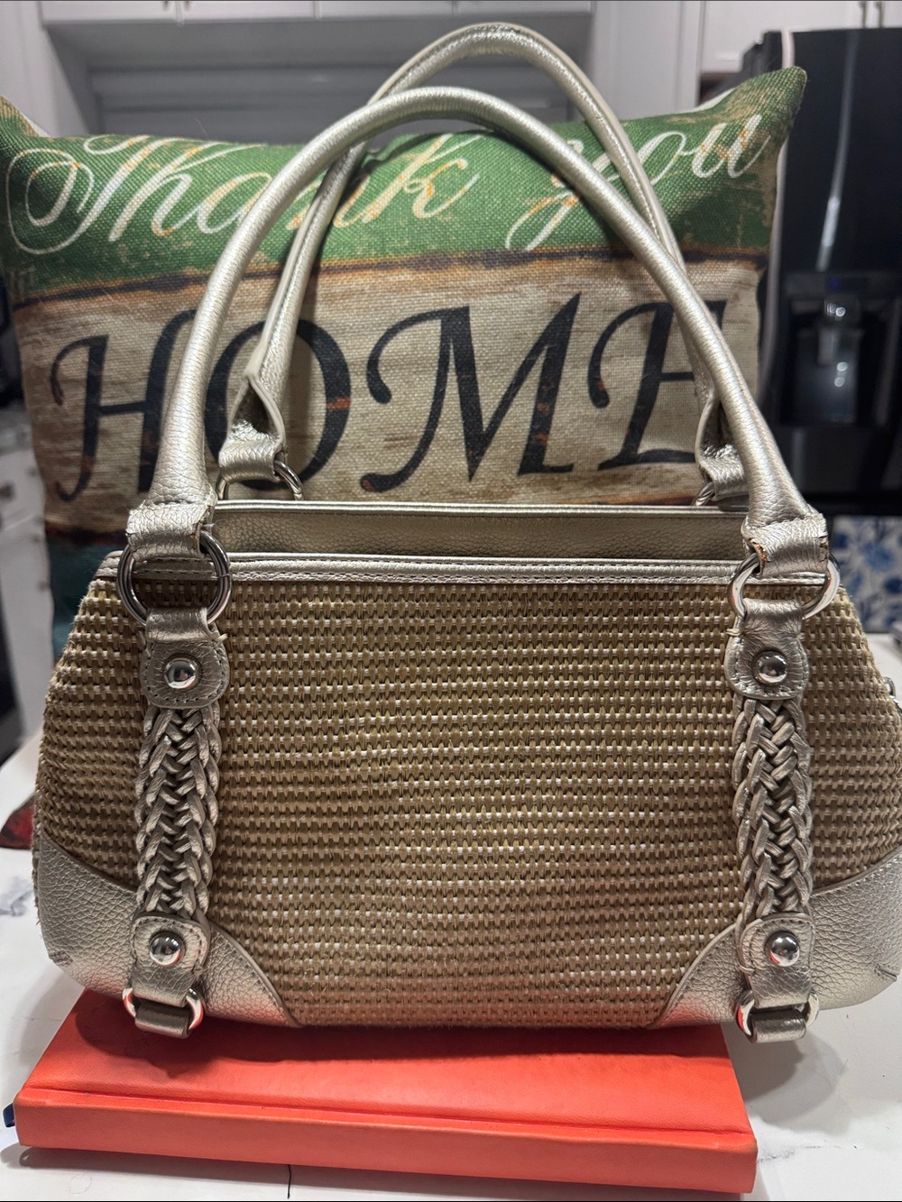 Woven Metallic Shoulder Handbag - Gold